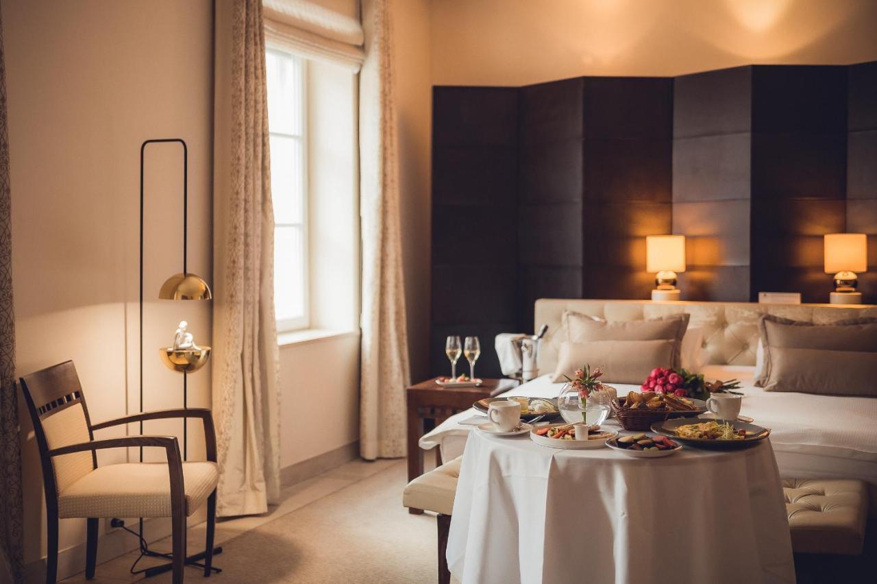 Mamaison Le Regina Boutique Hotel Βαρσοβία Εξωτερικό φωτογραφία A suite at the Mandarin Oriental, Munich